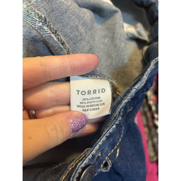 Torrid Denim Stretch Jacket In Dark Wash Size 4 (4X) Pockets Full Button Down - Picture 11 of 12